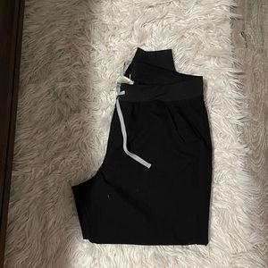 Black large figs joggers